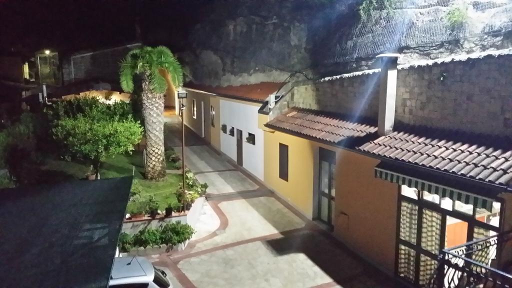 Pineta Monserrato Acomodação com café da manhã Modica Exterior foto